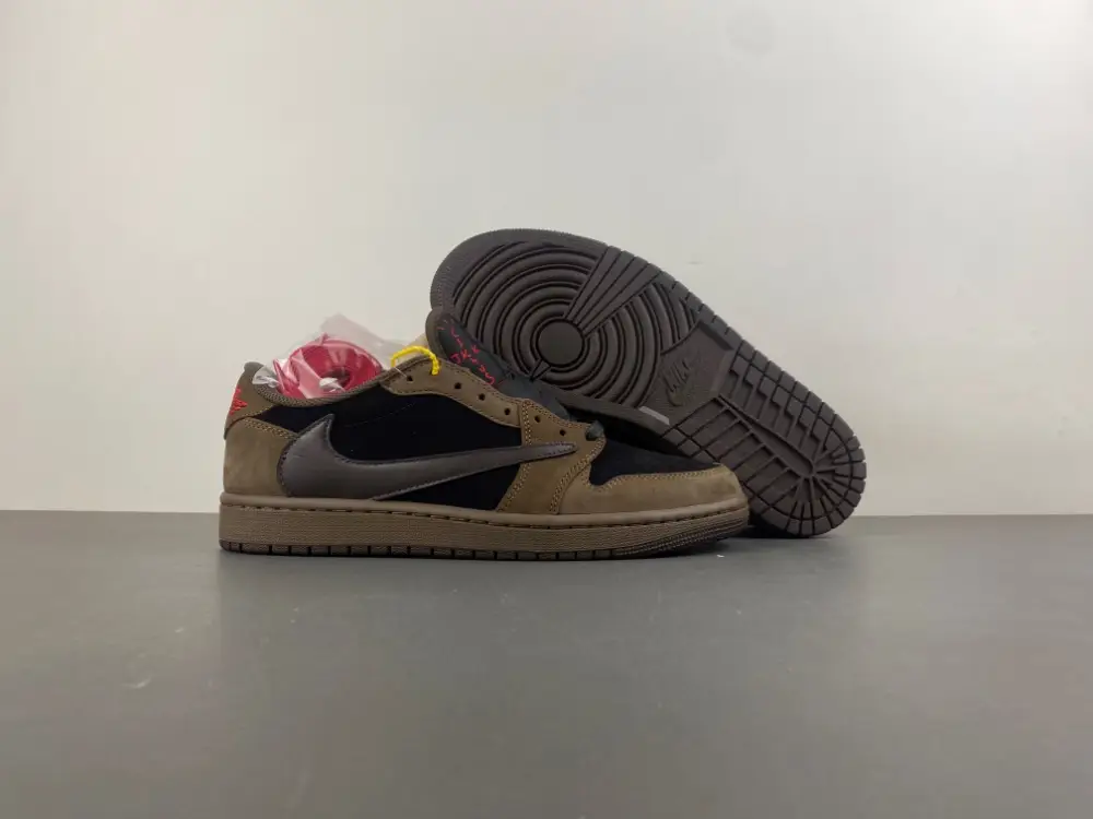 Travis Scott x Air Jordan 1 Low ' 