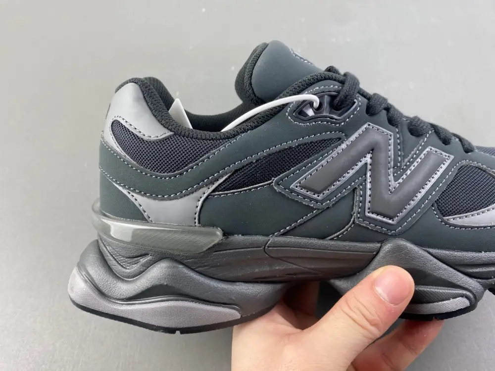 New Balance 9060 ' 