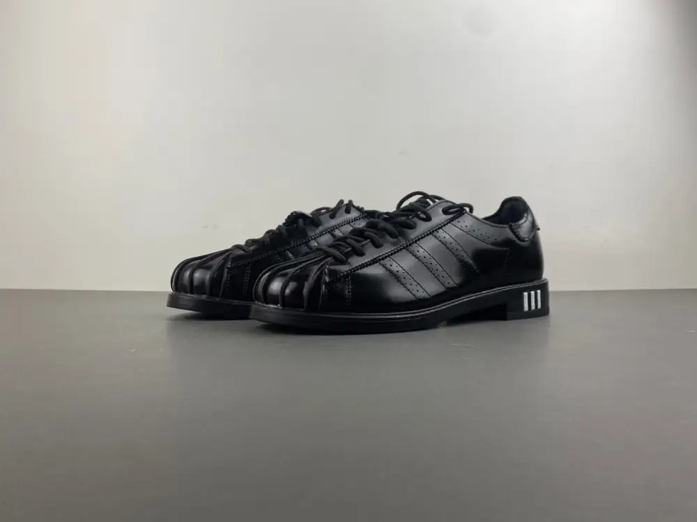 Level SS New - CLOT x adidas Dress Superstar 