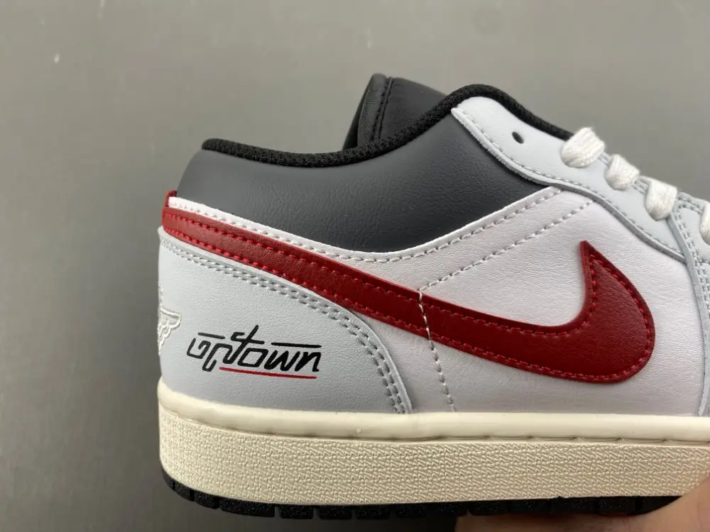 Air Jordan 1 Low 