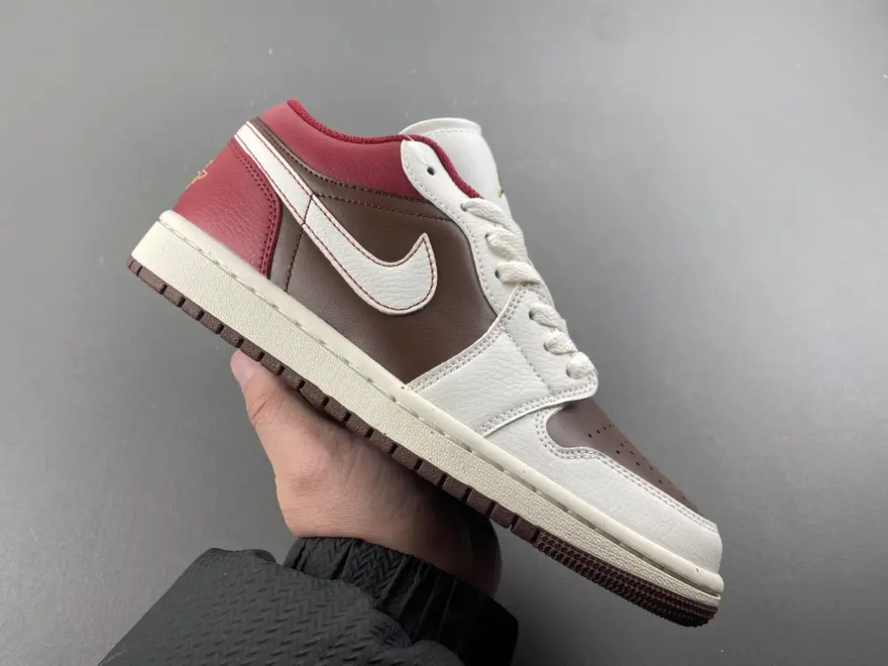 Air Jordan 1 Low 