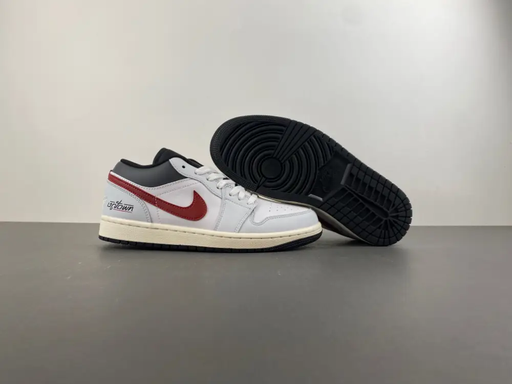 Air Jordan 1 Low 