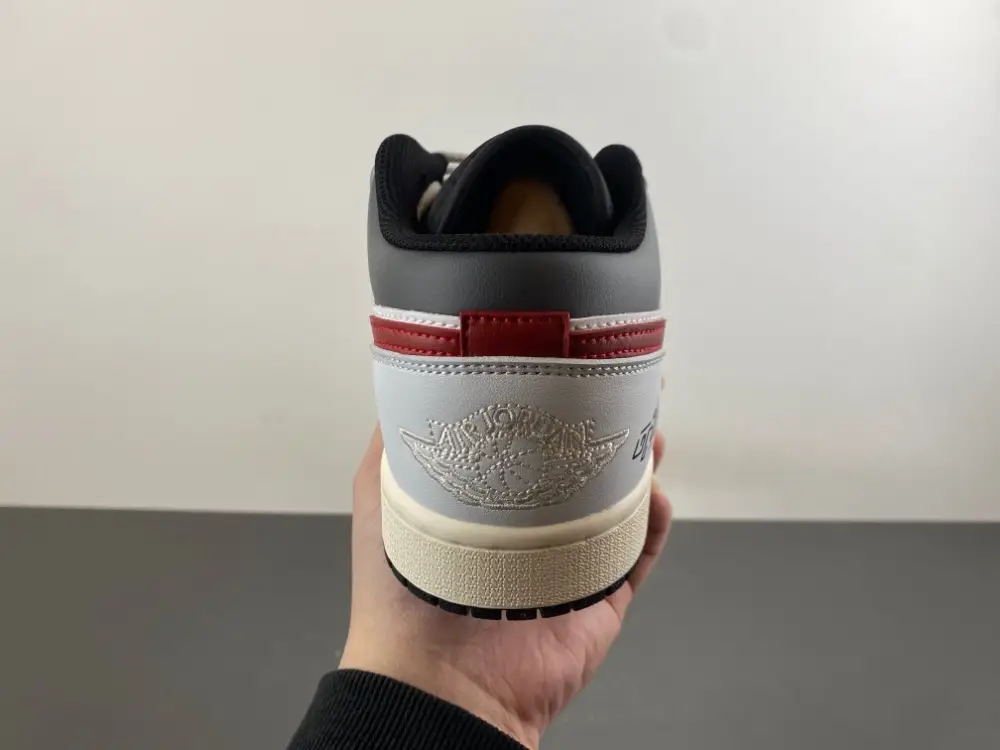 Air Jordan 1 Low 