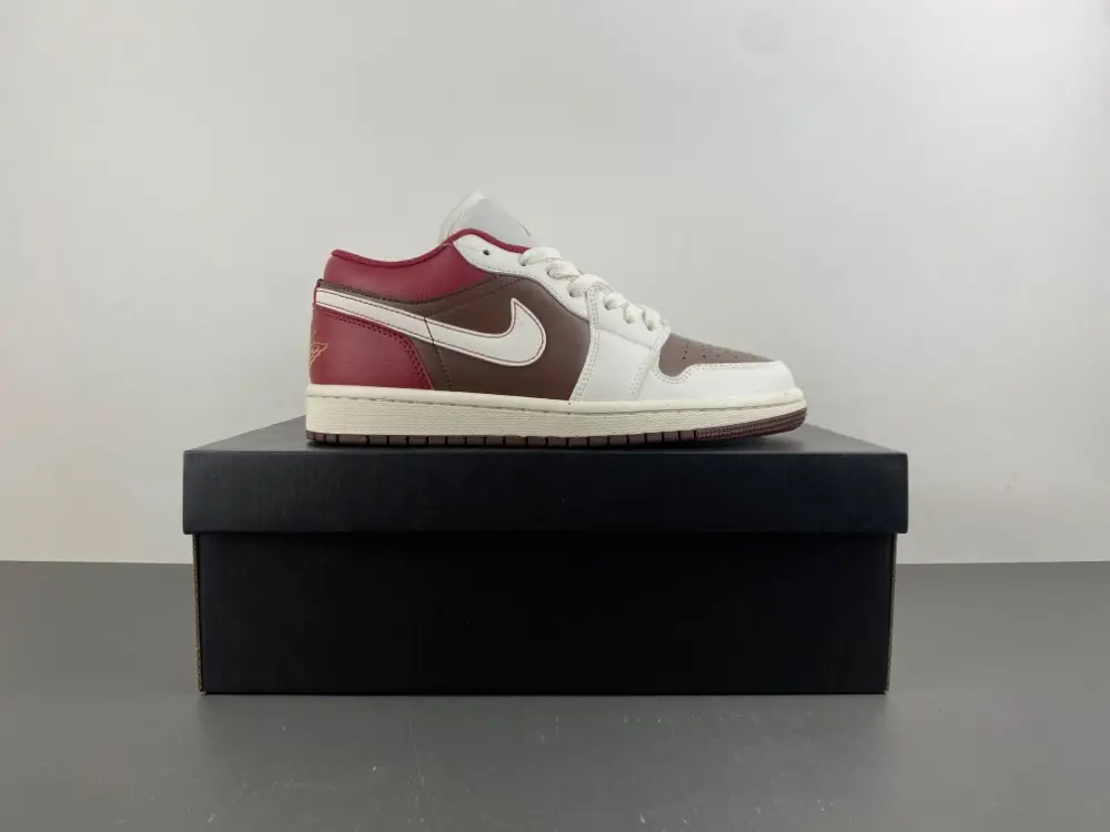 Air Jordan 1 Low 