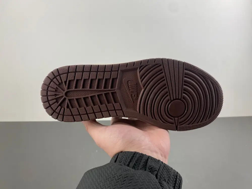 Air Jordan 1 Low 