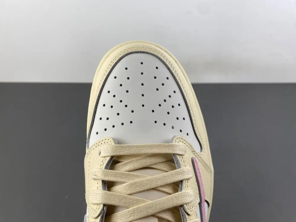 Travis Scott x Air Jordan 1 Low OG 
