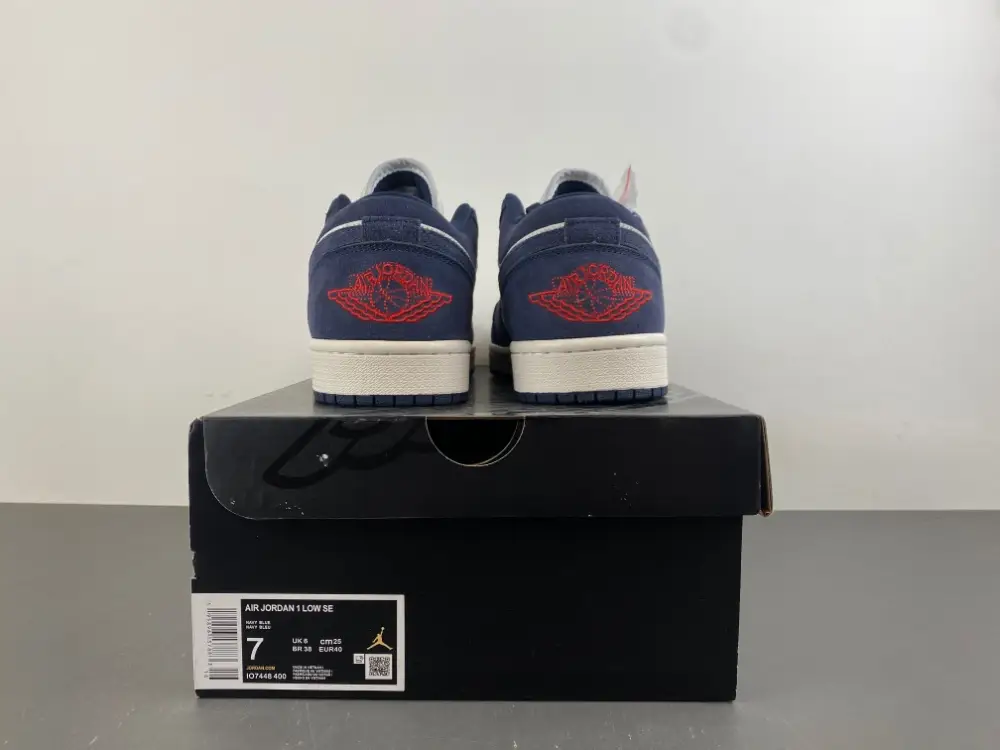 Air Jordan 1 Low SE 
