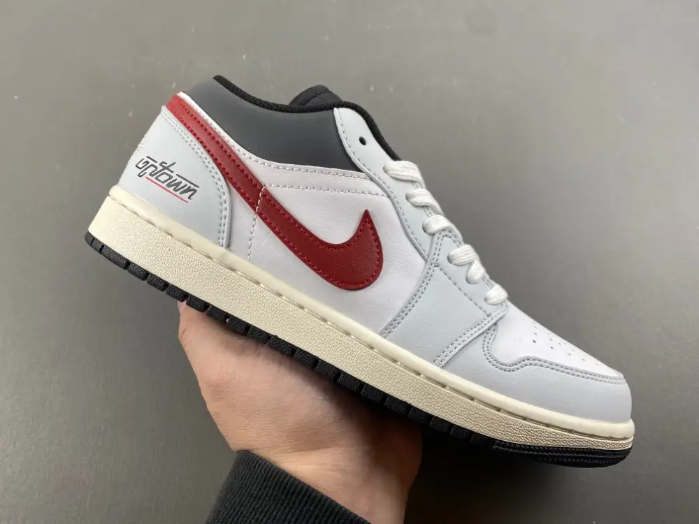 Air Jordan 1 Low 