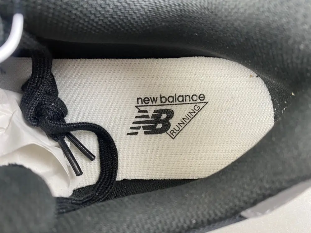 New Balance 9060 ' 