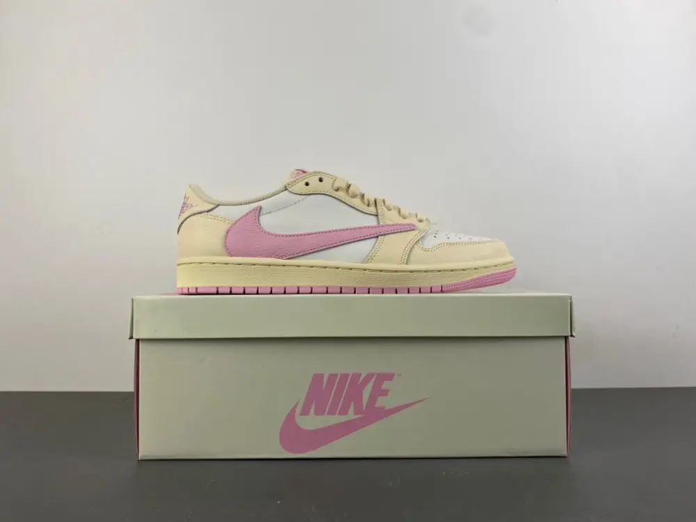 Travis Scott x Air Jordan 1 Low OG 
