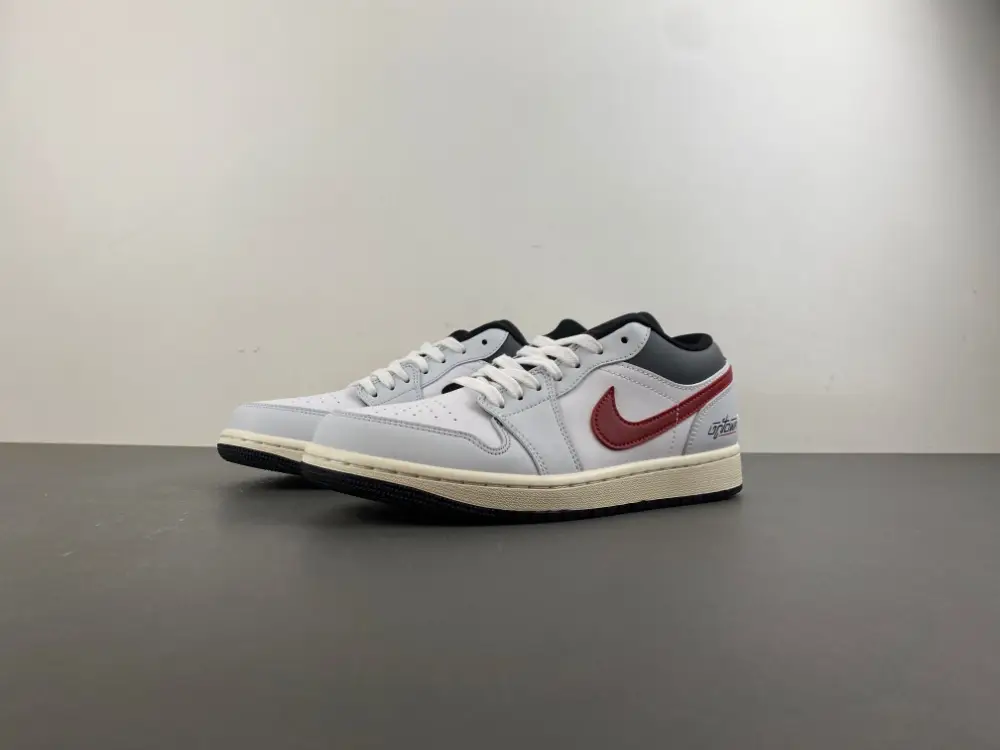 Air Jordan 1 Low 