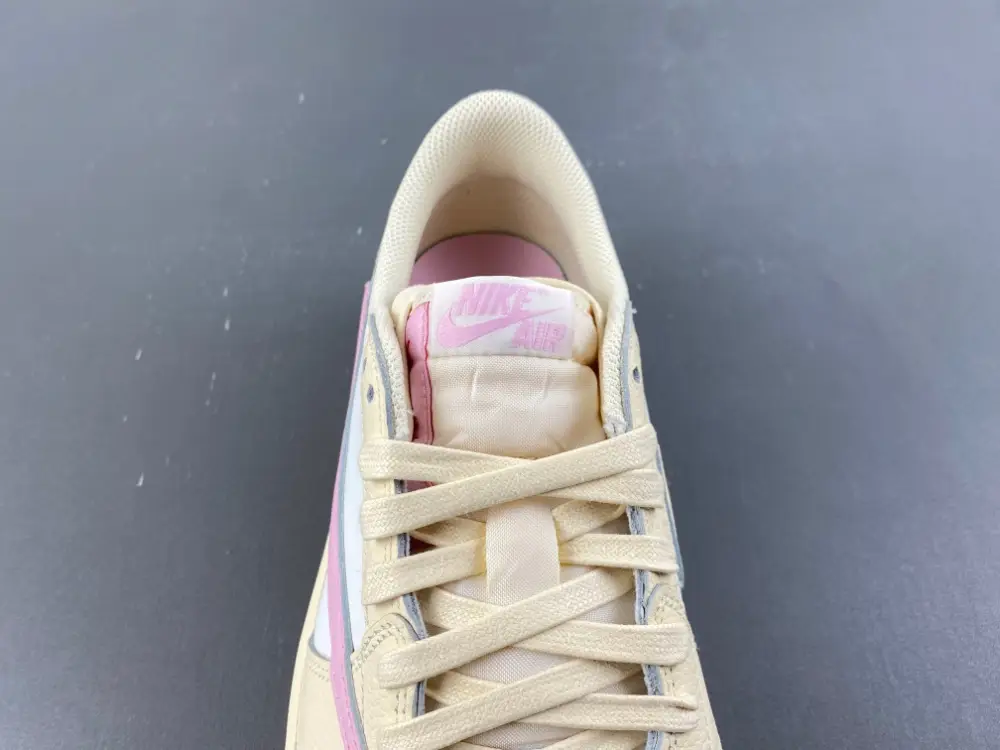 Travis Scott x Air Jordan 1 Low OG 