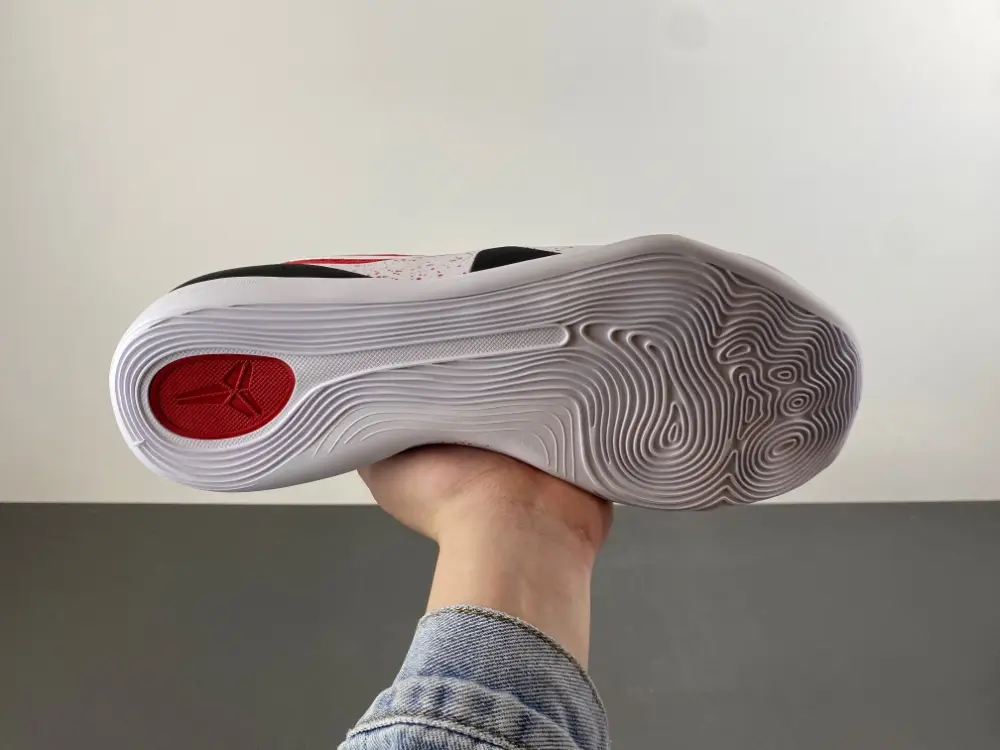 Nike Kobe 9 EM Low Protro 