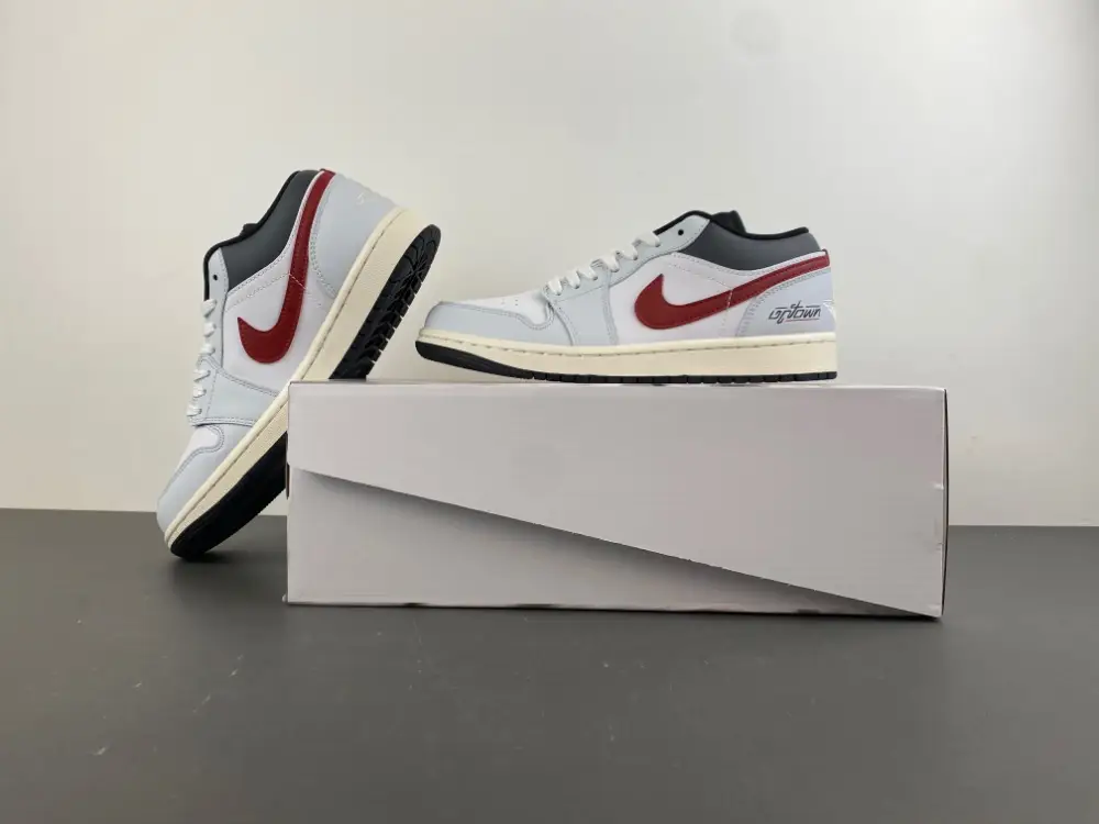 Air Jordan 1 Low 