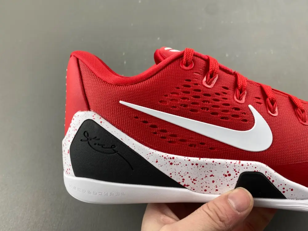 Nike Kobe 9 EM Low Protro 