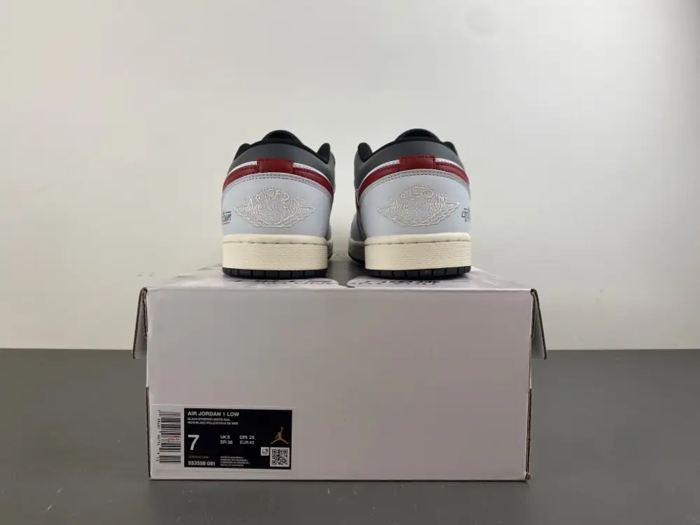 Air Jordan 1 Low 