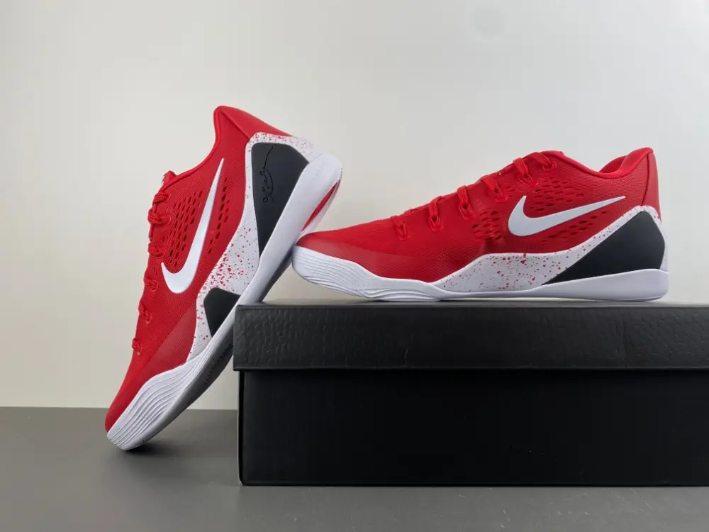 Nike Kobe 9 EM Low Protro 