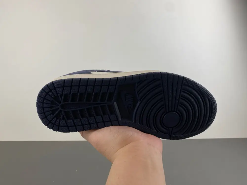 Air Jordan 1 Low SE 