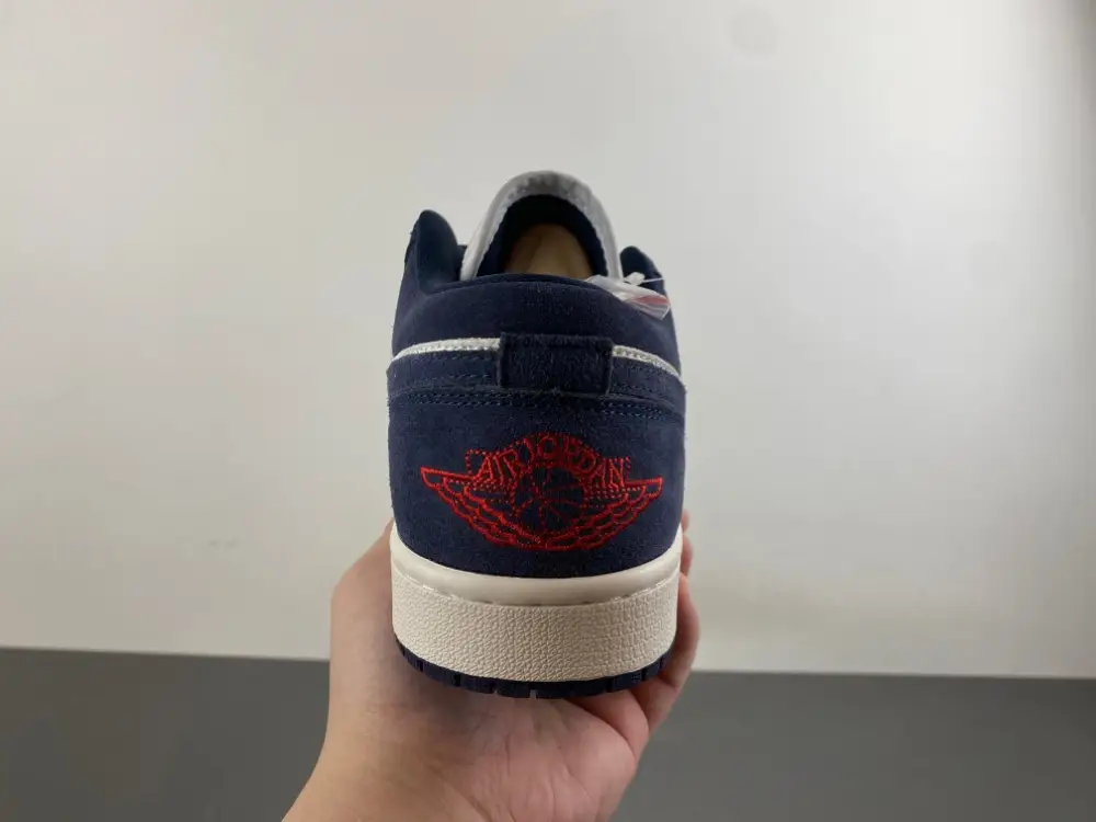 Air Jordan 1 Low SE 