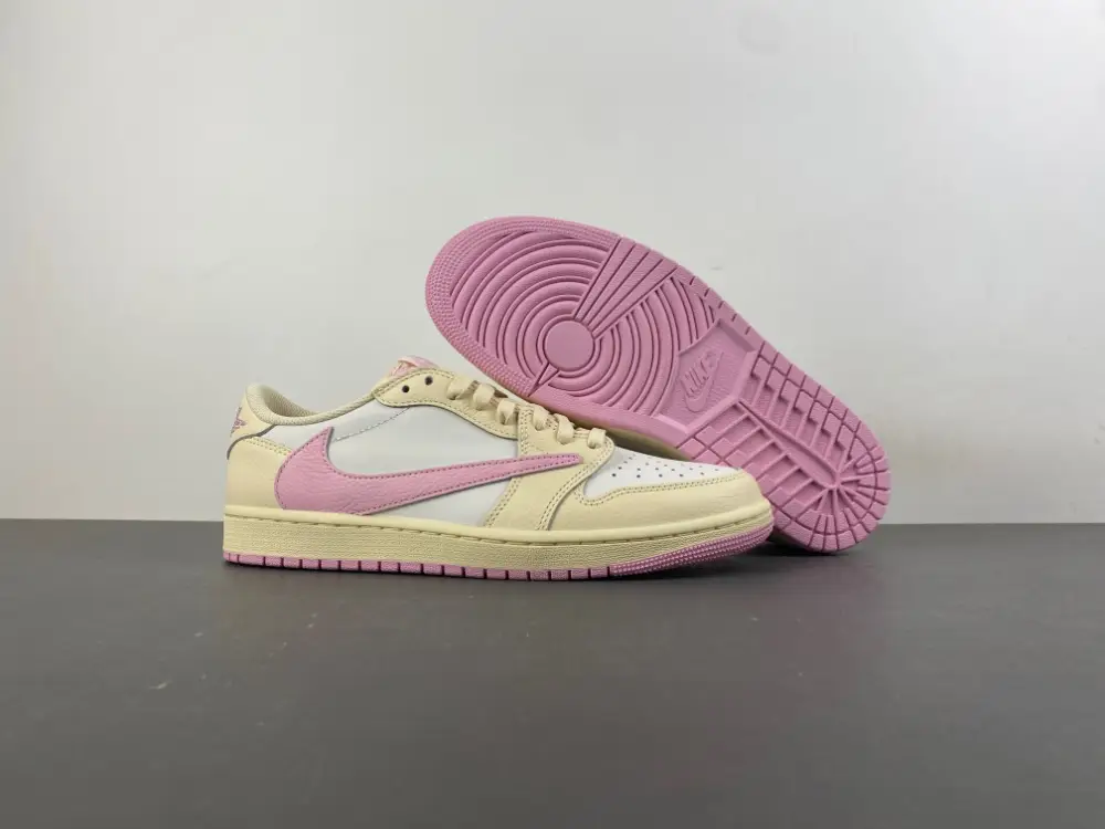 Travis Scott x Air Jordan 1 Low OG 