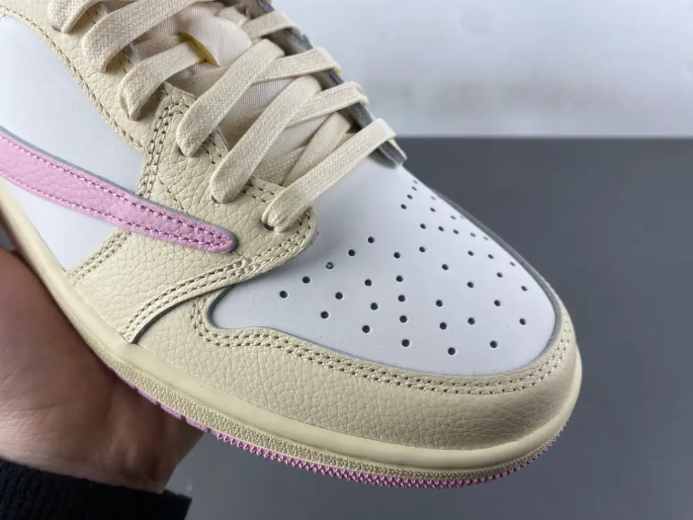 Travis Scott x Air Jordan 1 Low OG 