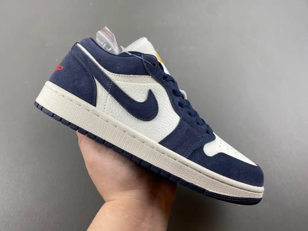 Air Jordan 1 Low SE 