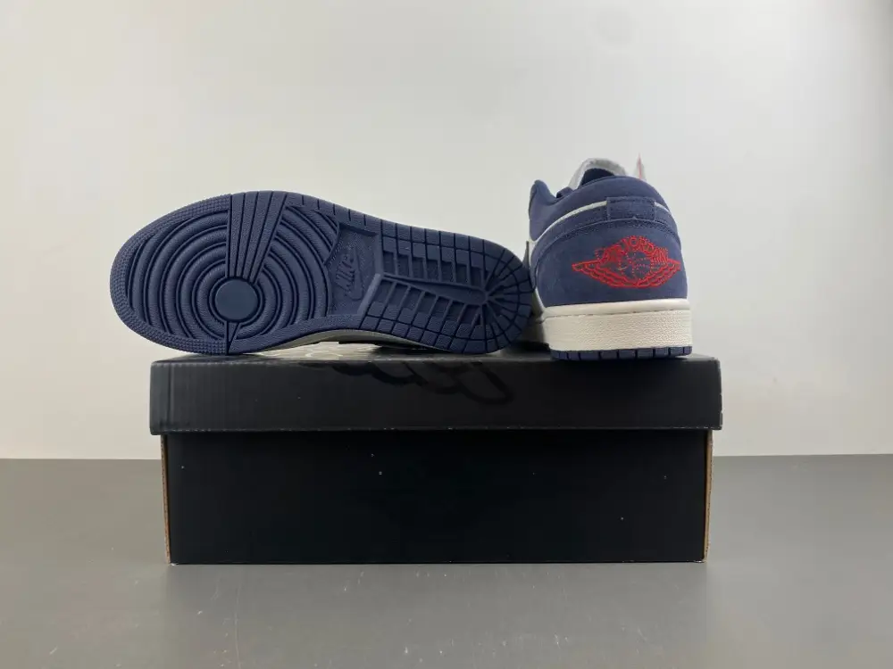 Air Jordan 1 Low SE 
