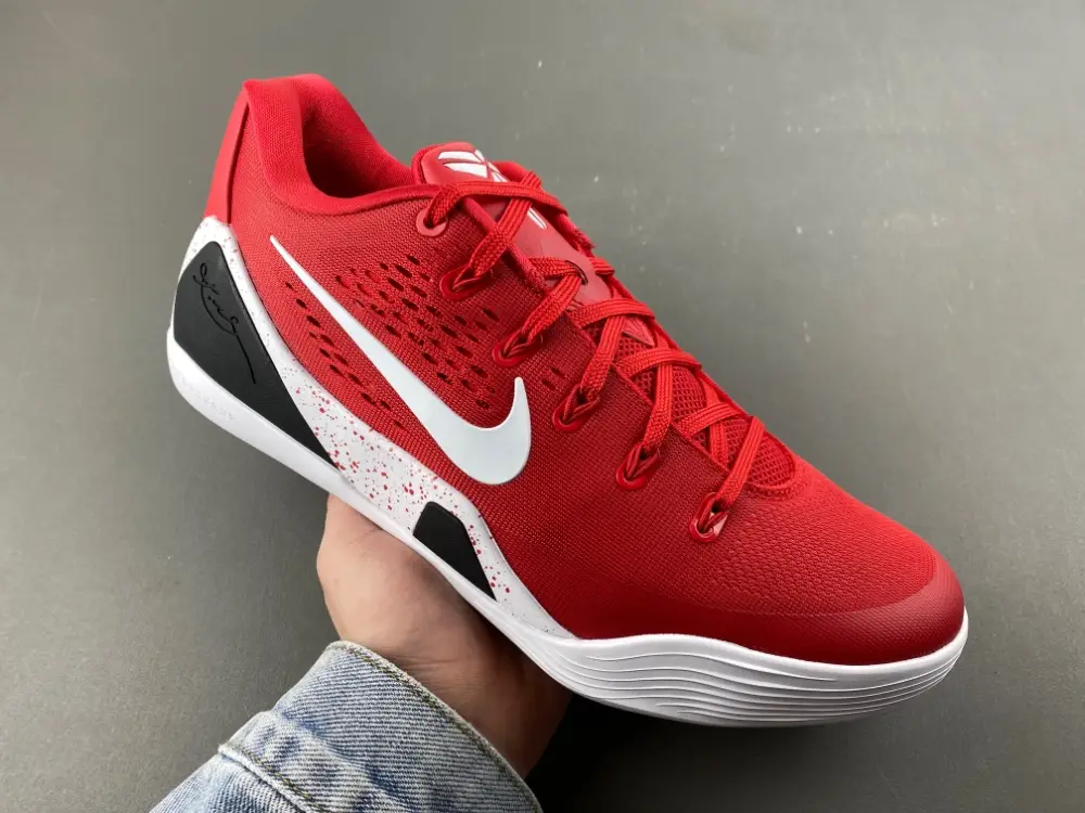 Nike Kobe 9 EM Low Protro 