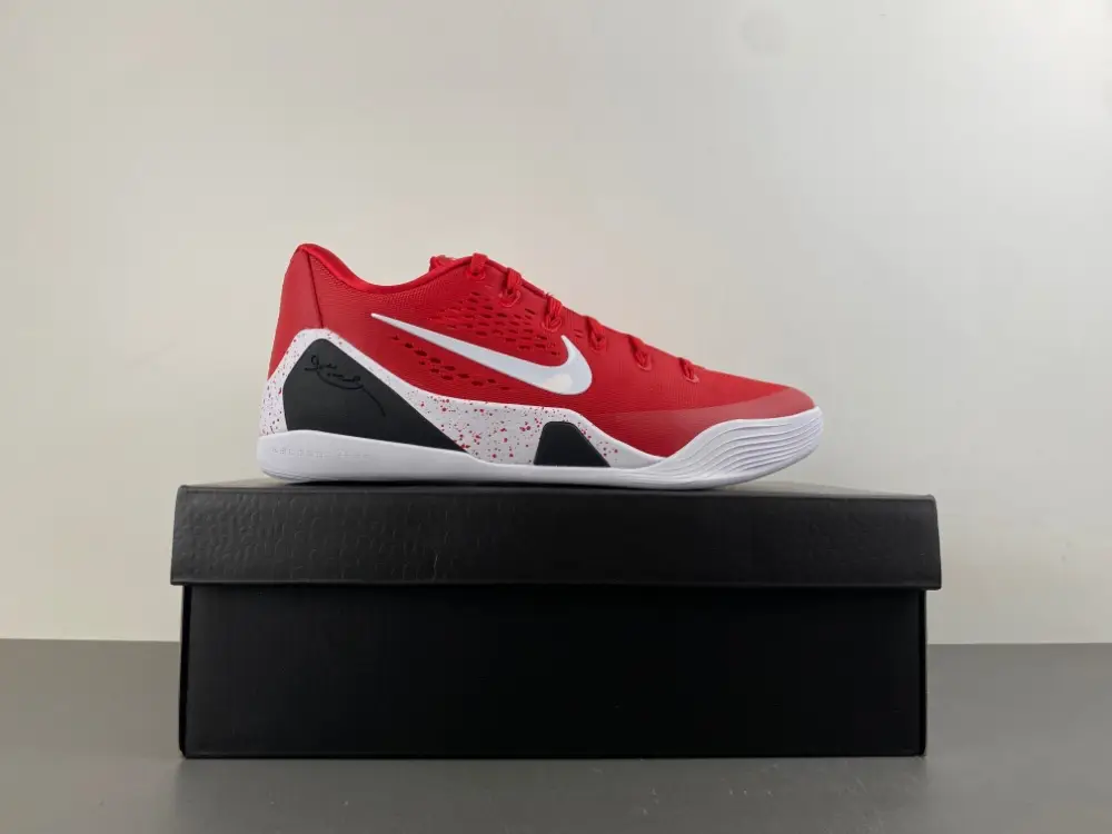 Nike Kobe 9 EM Low Protro 