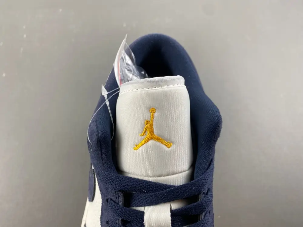 Air Jordan 1 Low SE 
