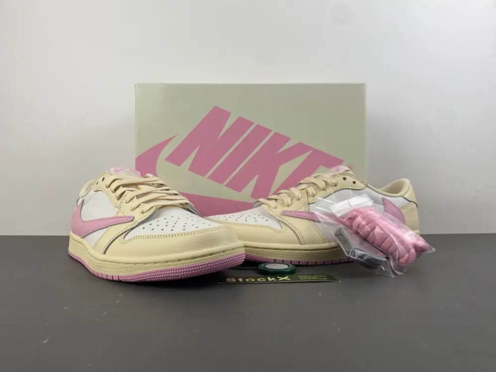 Travis Scott x Air Jordan 1 Low OG 