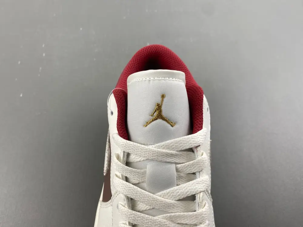 Air Jordan 1 Low 